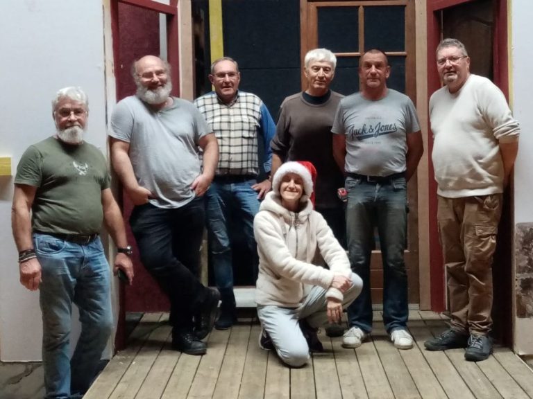 2023 - Montage des décors Groupe des monteurs décors